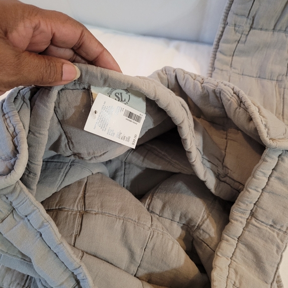 NWT Southern Living pair of quilted Grey standard textured pillow cases - Picture 8 of 13